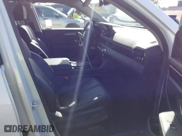 2024 Honda Pilot EX-L с VIN 5FNYG1H44RB049177, выставлен на аукционе IAAI как лот 41151592 с пробегом 10 545 миль миль и . История ставок и продаж доступна на DreamBid. Изображение 5.