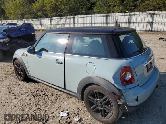 2012 MINI Hardtop с VIN WMWSU3C54CT257698, выставлен на аукционе Copart как лот 74214794 с пробегом 142 273 миль миль и Списание • Salvage title. История ставок и продаж доступна на DreamBid. Изображение 2.