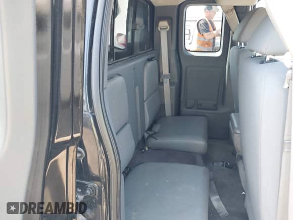 2007 Dodge Dakota SLT z VIN 1D7HE42N87S214811, wystawiony jako IAAI lot #42839436 z przebiegiem 272 405 mil mil oraz . Historia ofert i sprzedaży dostępna na DreamBid. Obrazek 8.