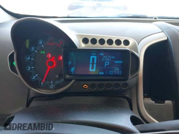 2015 Chevrolet Sonic LS с VIN 1G1JA5SGXF4137384, выставлен на аукционе IAAI как лот 42478924 с пробегом 110 713 миль миль и . История ставок и продаж доступна на DreamBid. Изображение 7.