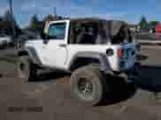 2015 Jeep Wrangler Rubicon z VIN 1C4BJWCG0FL695931, wystawiony jako Copart lot #70685724 z przebiegiem 72 740 mil mil oraz Szkoda całkowita • Salvage title. Historia ofert i sprzedaży dostępna na DreamBid. Obrazek 2.