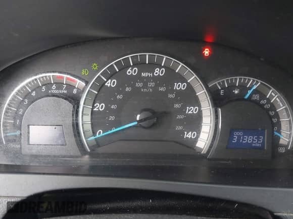 2014 Toyota Camry SE with VIN 4T1BF1FKXEU365335, listed as a IAAI auction lot 43098540 with 313,853 mi miles and . Bid and sale history available at DreamBid. Image 7.