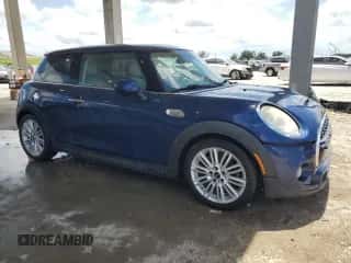 2014 MINI Hardtop S with VIN WMWXM7C52ET986993, listed as a Copart auction lot 61662055 with 99,544 mi miles and Clean title. Bid and sale history available at DreamBid. Image 4.