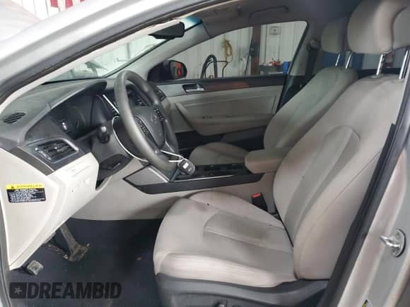 2016 Hyundai Sonata Sport с VIN 5NPE34AF0GH291121, выставлен на аукционе Copart как лот 81916915 с пробегом 82 861 миль миль и Чистый • Clean title. История ставок и продаж доступна на DreamBid. Изображение 7.