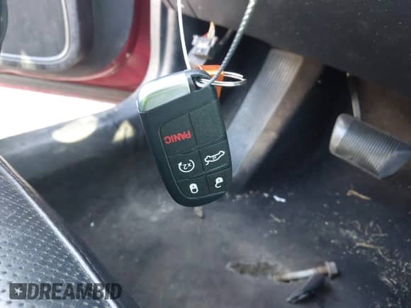 2017 Chrysler 300 C с VIN 2C3CCAKG0HH637485, выставлен на аукционе IAAI как лот 42424501 с пробегом Не указан миль и . История ставок и продаж доступна на DreamBid. Изображение 11.