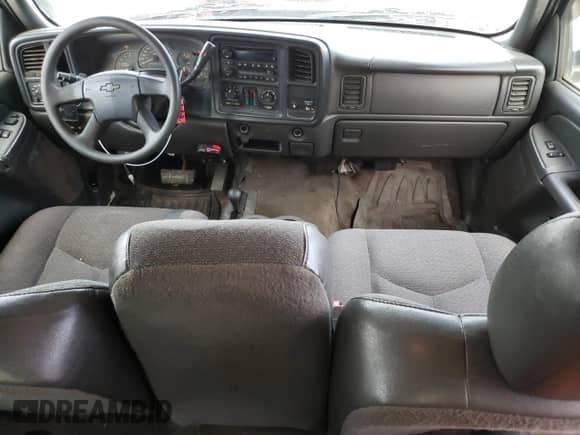 2006 Chevrolet Silverado 2500HD LS с VIN 1GCHK29UX6E158520, выставлен на аукционе Copart как лот 79339524 с пробегом Не указан миль и На запчасти • Non repairable. История ставок и продаж доступна на DreamBid. Изображение 8.