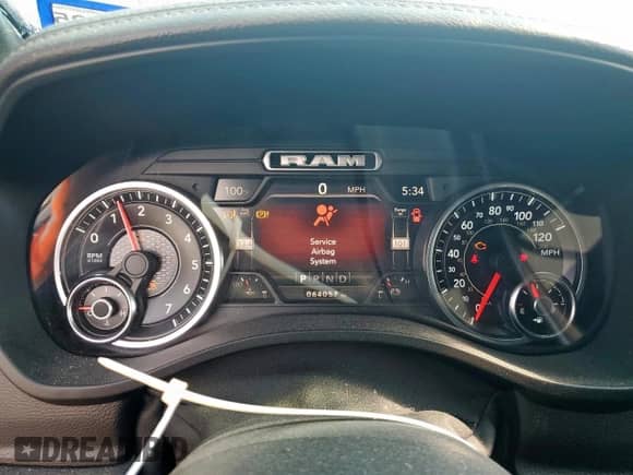 2020 Ram 1500 Laramie z VIN 1C6SRFJT7LN328315, wystawiony jako Copart lot #68271545 z przebiegiem 64 057 mil mil oraz Szkoda całkowita • Salvage title. Historia ofert i sprzedaży dostępna na DreamBid. Obrazek 9.