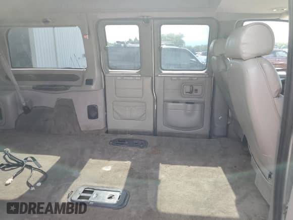 2003 Chevrolet Express Cargo YF7 Upfitter с VIN 1GBFG15T631188217, выставлен на аукционе Copart как лот 56714475 с пробегом Не указан миль и Списание • Salvage title. История ставок и продаж доступна на DreamBid. Изображение 11.