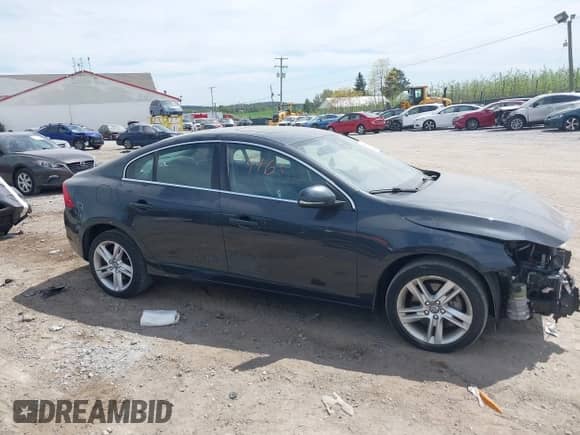 2015 Volvo S60 T5 Premier с VIN YV1612TB5F1310965, выставлен на аукционе IAAI как лот 42069463 с пробегом 107 178 миль миль и . История ставок и продаж доступна на DreamBid. Изображение 14.