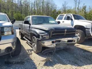1998 Dodge 1500 z VIN 3B7HC13Y0WG155184, wystawiony jako Copart lot #82089275 z przebiegiem Nie podano mil oraz Szkoda całkowita • Salvage title. Historia ofert i sprzedaży dostępna na DreamBid. Obrazek 4.