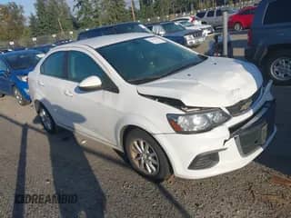 2017 Chevrolet Sonic LT с VIN 1G1JD5SG7H4132654, выставлен на аукционе IAAI как лот 43294789 с пробегом 42 472 миль миль и . История ставок и продаж доступна на DreamBid. Изображение 1.