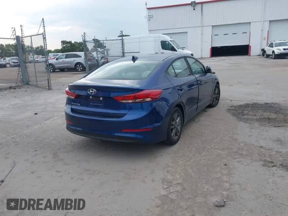 2018 Hyundai Elantra SEL z VIN 5NPD84LF2JH239815, wystawiony jako IAAI lot #42403404 z przebiegiem 152 017 mil mil oraz . Historia ofert i sprzedaży dostępna na DreamBid. Obrazek 4.