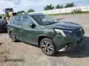 2023 Subaru Forester Limited z VIN JF2SKAPC9PH502981, wystawiony jako Copart lot #81985995 z przebiegiem 26 521 mil mil oraz Szkoda całkowita • Salvage title. Historia ofert i sprzedaży dostępna na DreamBid. Obrazek 4.