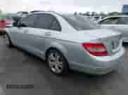 2009 Mercedes-Benz C 300 Sport z VIN WDDGF54X29F221438, wystawiony jako IAAI lot #43397990 z przebiegiem 137 889 mil mil oraz . Historia ofert i sprzedaży dostępna na DreamBid. Obrazek 3.