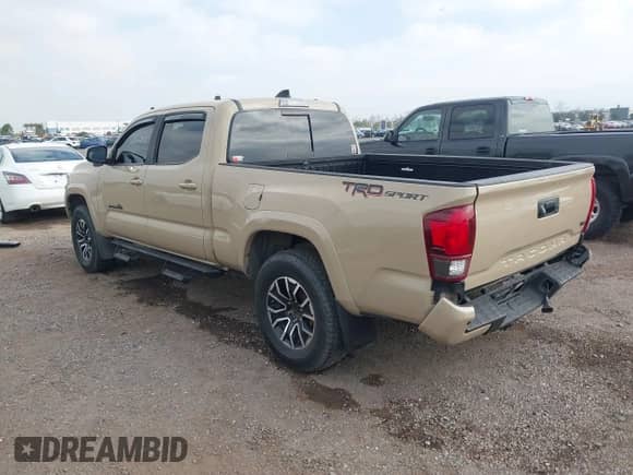 2020 Toyota Tacoma SR5 z VIN 3TMBZ5DN5LM026533, wystawiony jako IAAI lot #41529069 z przebiegiem 87 710 mil mil oraz . Historia ofert i sprzedaży dostępna na DreamBid. Obrazek 3.