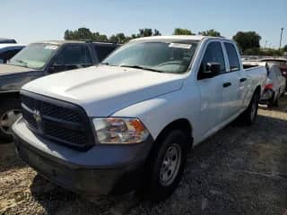 2017 Ram 1500 Tradesman z VIN 1C6RR6FG7HS841311, wystawiony jako Copart lot #62330695 z przebiegiem 155 952 mil mil oraz Czysty tytuł • Clean title. Historia ofert i sprzedaży dostępna na DreamBid. Obrazek 1.