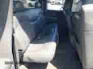 2000 GMC Sierra 1500 SLE z VIN 2GTEC19TXY1122252, wystawiony jako IAAI lot #42278595 z przebiegiem 181 156 mil mil oraz . Historia ofert i sprzedaży dostępna na DreamBid. Obrazek 8.