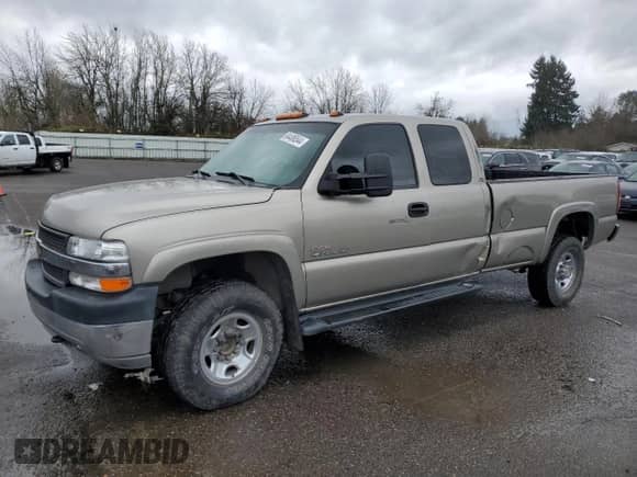 2001 Chevrolet Silverado 2500HD LS with VIN 1GCHC29151E342520, listed as a Copart auction lot 84486544 with 160,886 mi miles and Salvage title. Bid and sale history available at DreamBid. Image 1.