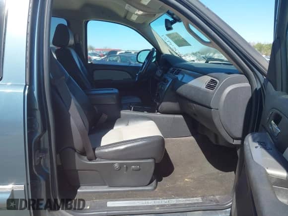 2008 GMC Sierra 1500 Work Truck with VIN 2GTEK133681242190, listed as a IAAI auction lot 41784934 with 394,088 mi miles and . Bid and sale history available at DreamBid. Image 5.