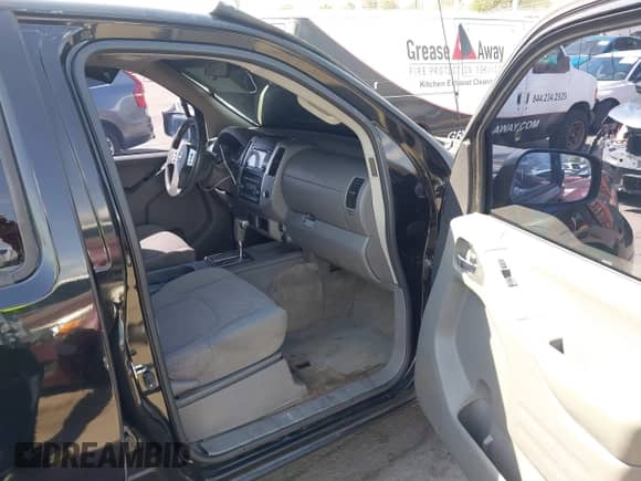 2017 Nissan Frontier SV with VIN 1N6AD0ERXHN746452, listed as a IAAI auction lot 43125142 with 148,371 mi miles and . Bid and sale history available at DreamBid. Image 5.