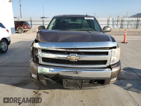 2008 Chevrolet Silverado 1500 LTZ with VIN 2GCEK13M981163623, listed as a Copart auction lot 70932835 with 158,096 mi miles and Salvage title. Bid and sale history available at DreamBid. Image 5.