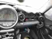 2009 MINI Hardtop with VIN WMWMF33599TU75907, listed as a IAAI auction lot 41733724 with Not provided miles and . Bid and sale history available at DreamBid. Image 6.