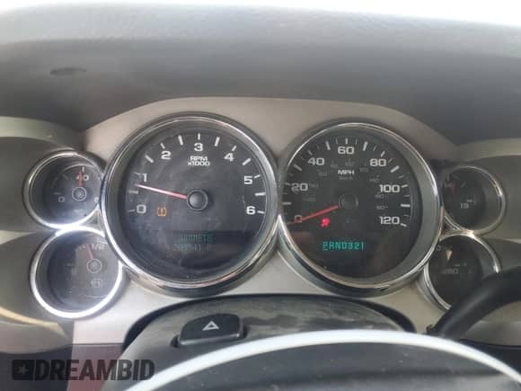 2007 Chevrolet Silverado 1500 1LT z VIN 2GCEK19J671685556, wystawiony jako Copart lot #62690375 z przebiegiem 209 541 mil mil oraz Szkoda całkowita • Salvage title. Historia ofert i sprzedaży dostępna na DreamBid. Obrazek 9.
