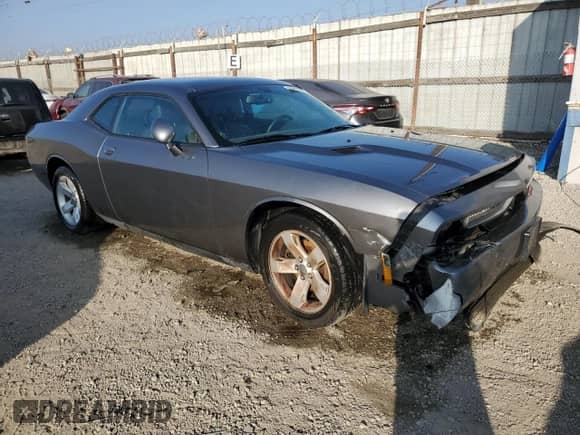 2011 Dodge Challenger z VIN 2B3CJ4DG9BH603294, wystawiony jako Copart lot #90291775 z przebiegiem 149 681 mil mil oraz Czysty tytuł • Clean title. Historia ofert i sprzedaży dostępna na DreamBid. Obrazek 4.