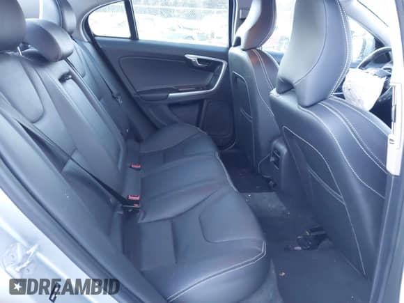 2018 Volvo S60 Dynamic с VIN YV140MTL2J2460002, выставлен на аукционе IAAI как лот 41380298 с пробегом 58 974 миль миль и . История ставок и продаж доступна на DreamBid. Изображение 8.