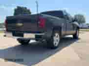 2015 Chevrolet Silverado 1500 LS z VIN 1GCVKPEC9FZ308428, wystawiony jako Copart lot #80909945 z przebiegiem 171 898 mil mil oraz Czysty tytuł • Clean title. Historia ofert i sprzedaży dostępna na DreamBid. Obrazek 4.