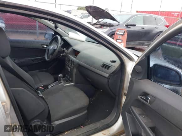 2008 Saturn Astra XE with VIN W08AR671085105737, listed as a IAAI auction lot 42648571 with 137,857 mi miles and . Bid and sale history available at DreamBid. Image 5.