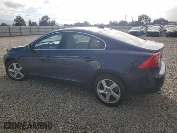 2013 Volvo S60 T5 с VIN YV1612FH2D2179677, выставлен на аукционе Copart как лот 89829675 с пробегом 104 140 миль миль и Списание • Salvage title. История ставок и продаж доступна на DreamBid. Изображение 2.