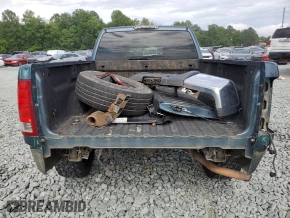 2008 GMC Sierra 1500 SLT with VIN 1GTEK19J58Z277364, listed as a Copart auction lot 60986155 with 259,400 mi miles and Salvage title. Bid and sale history available at DreamBid. Image 6.