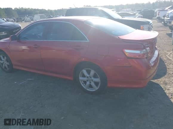 2008 Toyota Camry LE z VIN 4T1BE46KX8U254387, wystawiony jako IAAI lot #42628008 z przebiegiem 356 710 mil mil oraz . Historia ofert i sprzedaży dostępna na DreamBid. Obrazek 3.