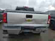 2017 Chevrolet Silverado 1500 LT с VIN 3GCPCREH7HG482367, выставлен на аукционе Copart как лот 80806875 с пробегом 136 415 миль миль и Списание • Salvage title. История ставок и продаж доступна на DreamBid. Изображение 6.