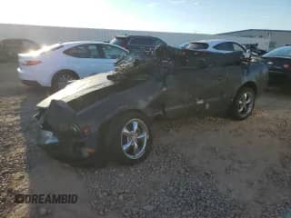 2006 Ford Mustang GT Deluxe с VIN 1ZVHT85H065198241, выставлен на аукционе Copart как лот 81683565 с пробегом Не указан миль и Списание • Salvage title. История ставок и продаж доступна на DreamBid. Изображение 1.