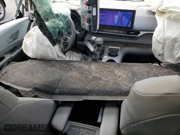 2025 Toyota Sienna XLE z VIN 5TDYRKECXSS253740, wystawiony jako Copart lot #84622725 z przebiegiem 6 096 mil mil oraz Nie do naprawy • Non repairable. Historia ofert i sprzedaży dostępna na DreamBid. Obrazek 8.