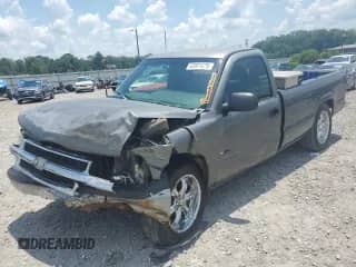 2000 Chevrolet Silverado 1500 with VIN 1GCEC14W8YE183552, listed as a Copart auction lot 62001675 with Not provided miles and Salvage title. Bid and sale history available at DreamBid. Image 1.