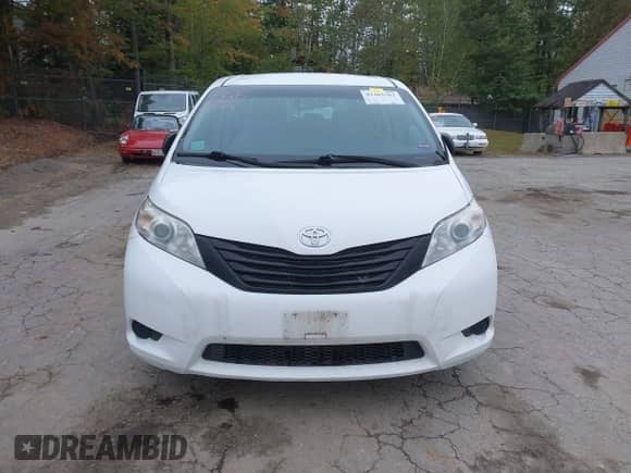2017 Toyota Sienna L with VIN 5TDZZ3DC3HS876816, listed as a IAAI auction lot 43263762 with 320,591 mi miles and . Bid and sale history available at DreamBid. Image 12.