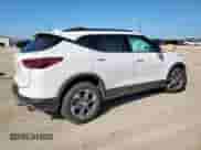 2024 Chevrolet Blazer LT z VIN 3GNKBDR41RS182014, wystawiony jako Copart lot #71311905 z przebiegiem 43 087 mil mil oraz Szkoda całkowita • Salvage title. Historia ofert i sprzedaży dostępna na DreamBid. Obrazek 3.