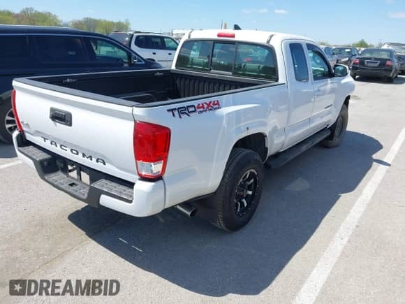 2016 Toyota Tacoma SR с VIN 5TFSX5EN5GX045748, выставлен на аукционе IAAI как лот 41987259 с пробегом 117 450 миль миль и . История ставок и продаж доступна на DreamBid. Изображение 4.