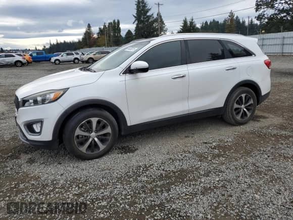 2017 Kia Sorento EX with VIN 5XYPH4A12HG295663, listed as a Copart auction lot 84438215 with 121,658 mi miles and Clean title. Bid and sale history available at DreamBid. Image 1.