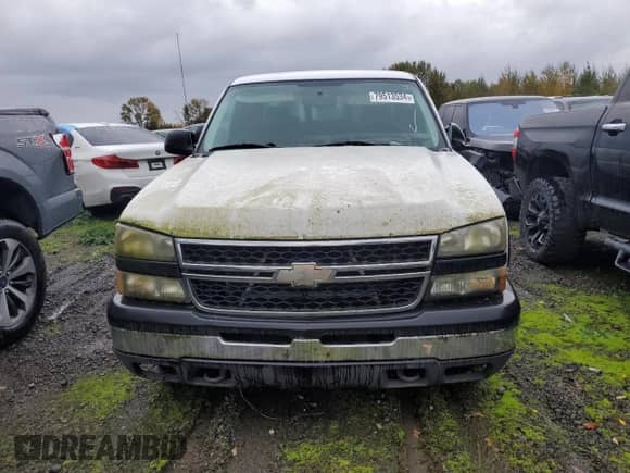 2006 Chevrolet Silverado 1500 LS z VIN 1GCEC19X06Z195928, wystawiony jako Copart lot #79513534 z przebiegiem 129 875 mil mil oraz Czysty tytuł • Clean title. Historia ofert i sprzedaży dostępna na DreamBid. Obrazek 5.