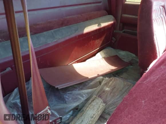 1990 Chevrolet Silverado 2500 z VIN 2GCFK29K3L1245629, wystawiony jako IAAI lot #42838592 z przebiegiem 86 700 mil mil oraz . Historia ofert i sprzedaży dostępna na DreamBid. Obrazek 8.