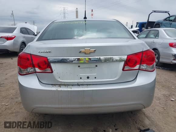 2012 Chevrolet Cruze LS с VIN 1G1PC5SH5C7267984, выставлен на аукционе IAAI как лот 42032898 с пробегом 105 489 миль миль и . История ставок и продаж доступна на DreamBid. Изображение 16.
