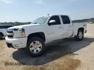 2007 Chevrolet Silverado 1500 LTZ z VIN 3GCEK13M67G526367, wystawiony jako Copart lot #62391765 z przebiegiem 207 633 mil mil oraz Szkoda całkowita • Salvage title. Historia ofert i sprzedaży dostępna na DreamBid. Obrazek 1.