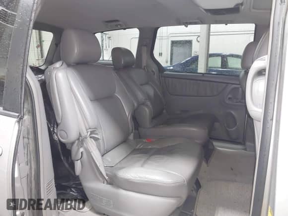 2004 Toyota Sienna XLE z VIN 5TDBA22CX4S010269, wystawiony jako IAAI lot #42871393 z przebiegiem 324 174 mil mil oraz . Historia ofert i sprzedaży dostępna na DreamBid. Obrazek 8.