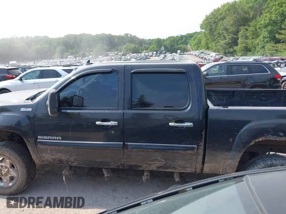 2010 GMC Sierra 1500 SLT with VIN 3GTRKWE34AG125930, listed as a IAAI auction lot 42426398 with 201,616 mi miles and . Bid and sale history available at DreamBid. Image 14.