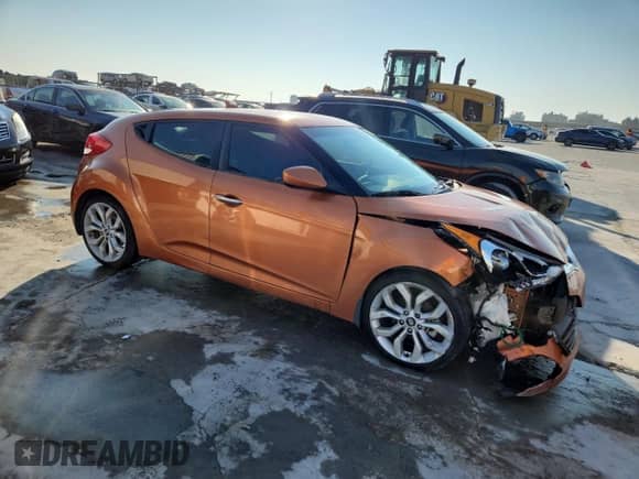 2015 Hyundai Veloster with VIN KMHTC6AD3FU219198, listed as a Copart auction lot 81516035 with 77,510 mi miles and Salvage title. Bid and sale history available at DreamBid. Image 4.
