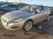 2011 Volvo S60 с VIN YV1902FH2B2013429, выставлен на аукционе Copart как лот 65014925 с пробегом 85 459 миль миль и Чистый • Clean title. История ставок и продаж доступна на DreamBid. Изображение 1.